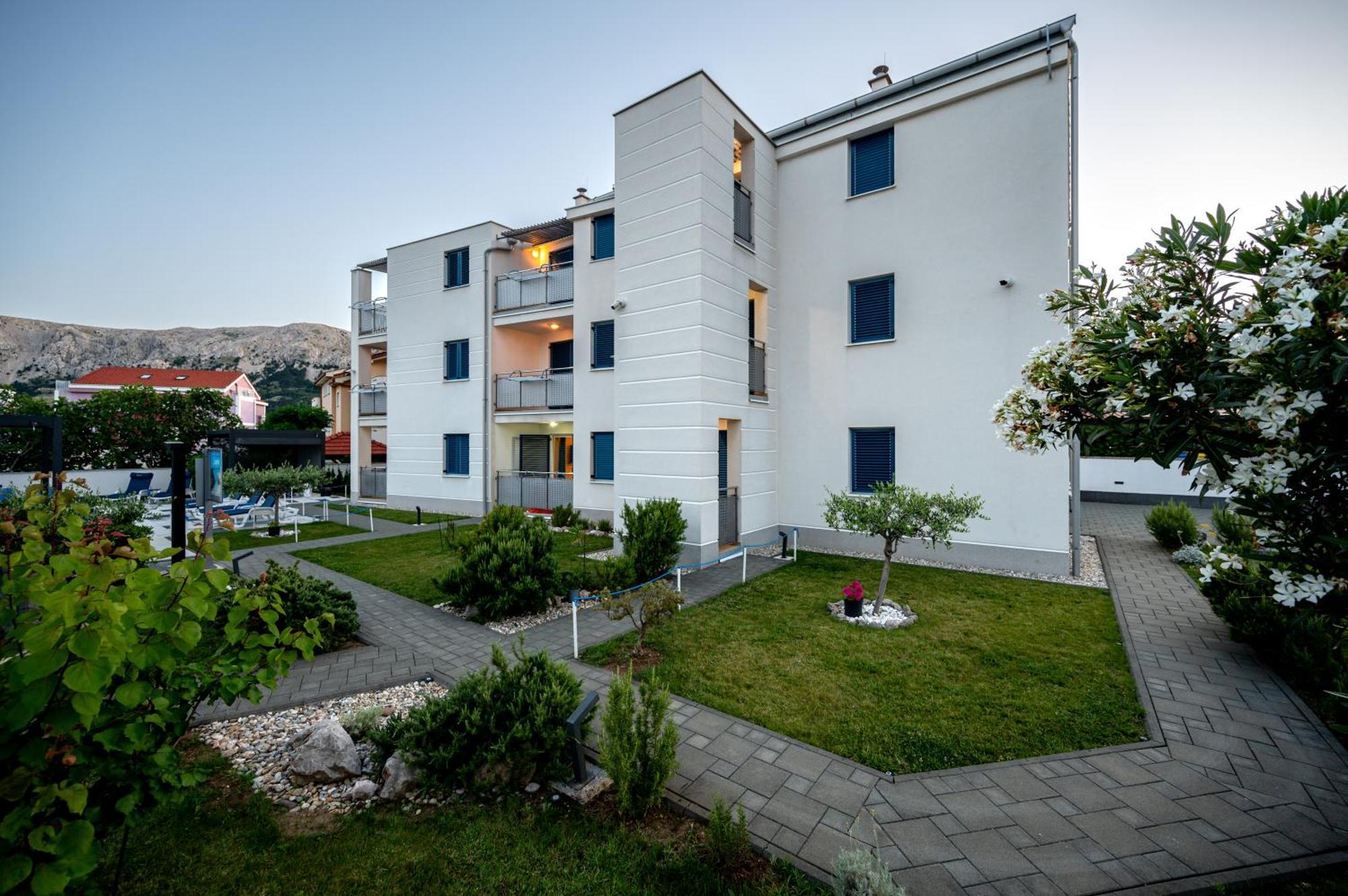 Adorami Apartments Baska  Exterior photo