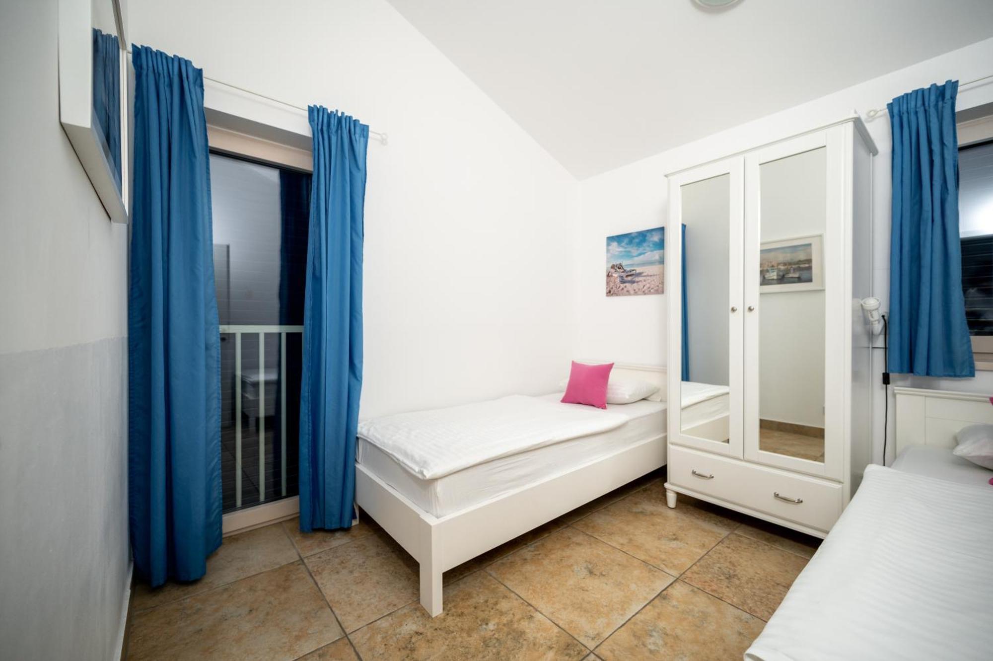 Adorami Apartments Baska  Room photo