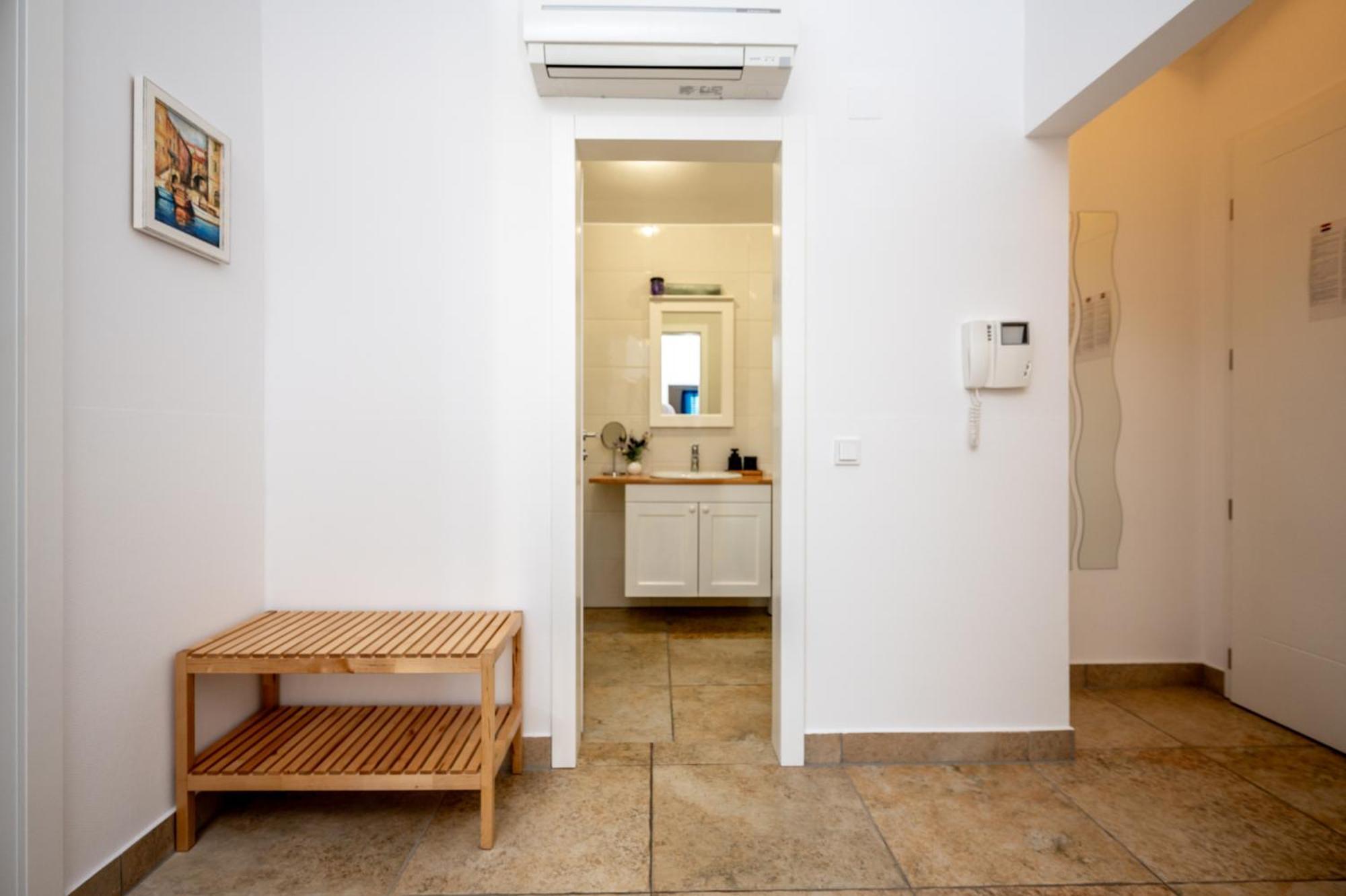Adorami Apartments Baska  Room photo