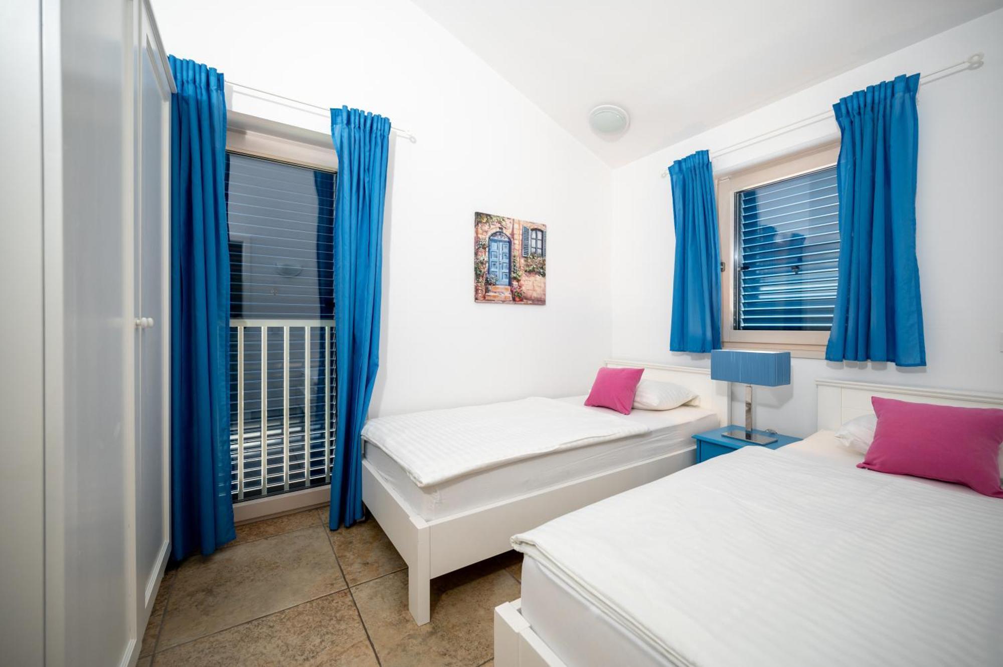 Adorami Apartments Baska  Room photo