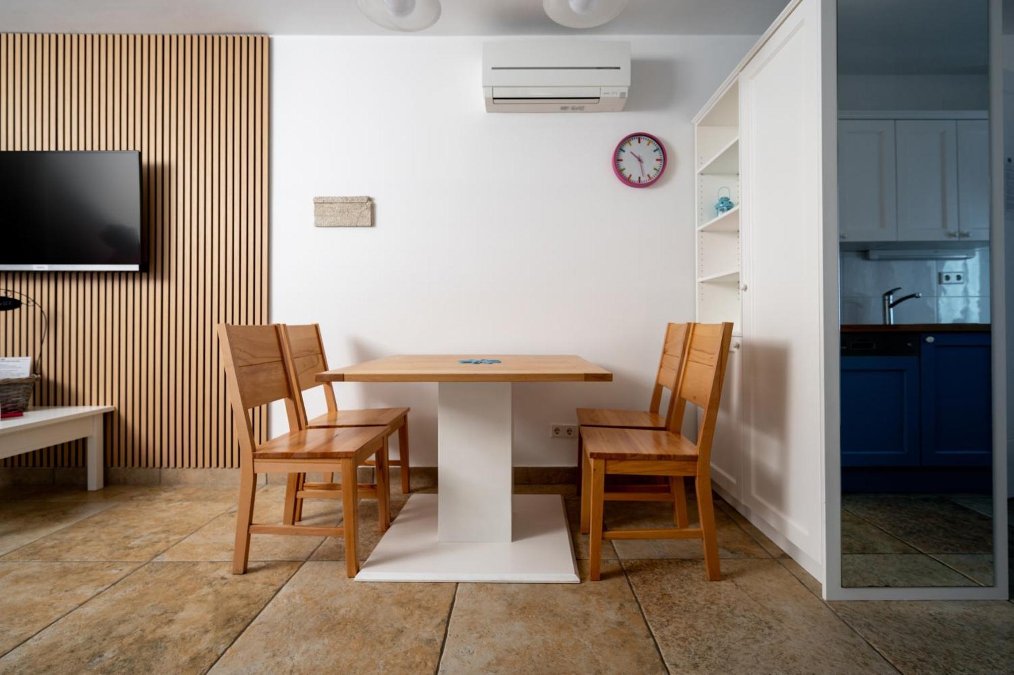 Adorami Apartments Baska  Exterior photo